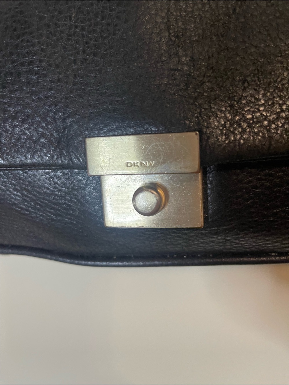 DKNY Black Leather Shoulder Bag with Gold Chain Strap - Picture 2 of 7